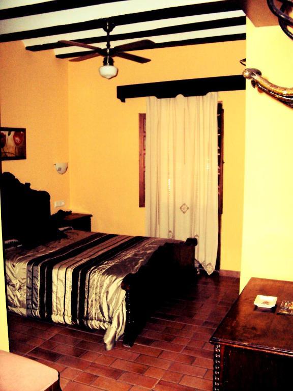 Alojamiento Turístico La Tinaja Requena Habitación foto